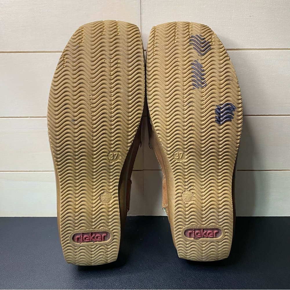2/$40 Rieker Tan Cut-Out Flats Size 6.5 - Picture 9 of 12